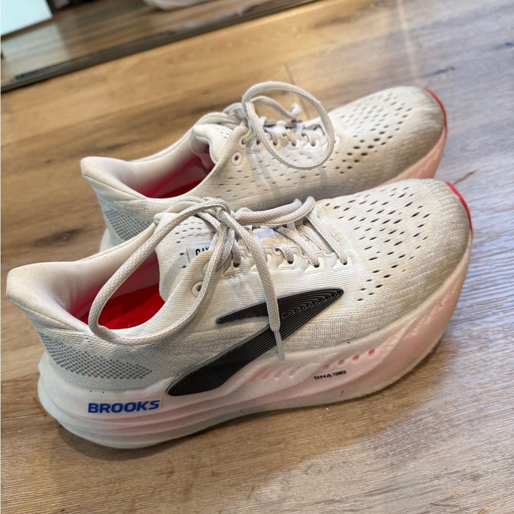 Brooks Women's White and Black Athletic Shoes